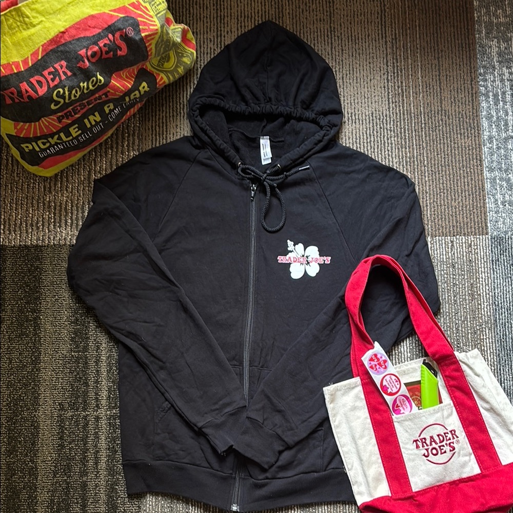 Crew🌺 Black Zip-Up Hoodie - SMALL